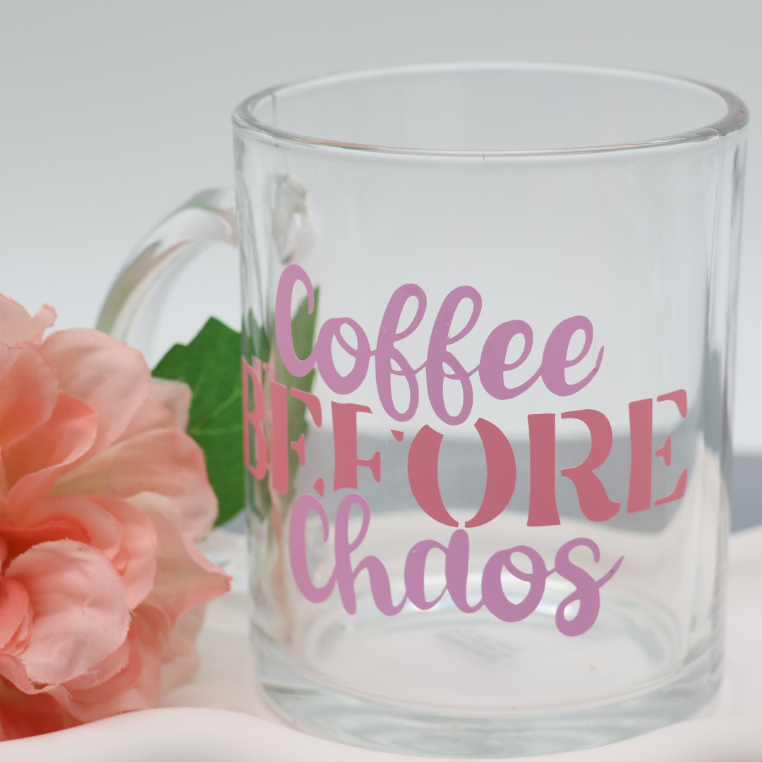 Coffee before Chaos 300ml Glas Tasse | trendige Kaffeetasse mit frechen Vinylmotiven |für heiße Getränke zuhause oder im Büro