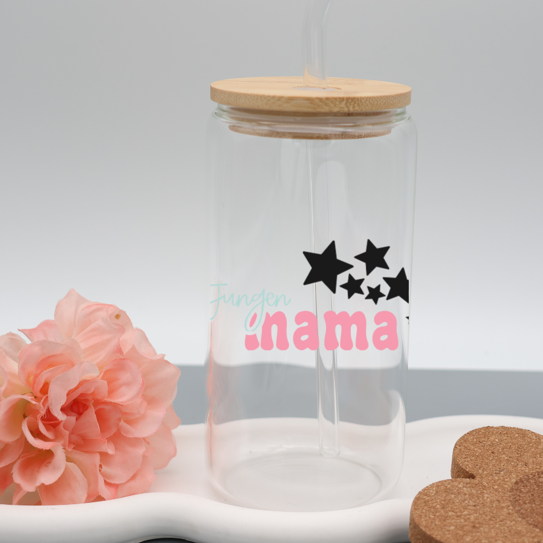 Jungen Mama Trinkglas | Glas 500 ml | Strohhalm + Deckel