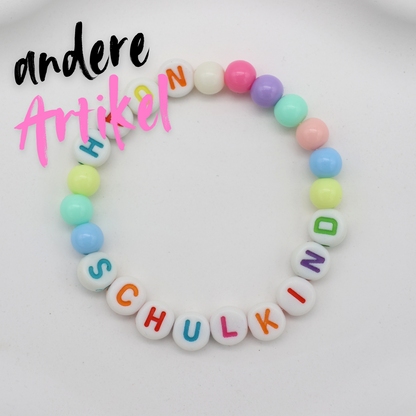 Kunterbuntes Love Armband