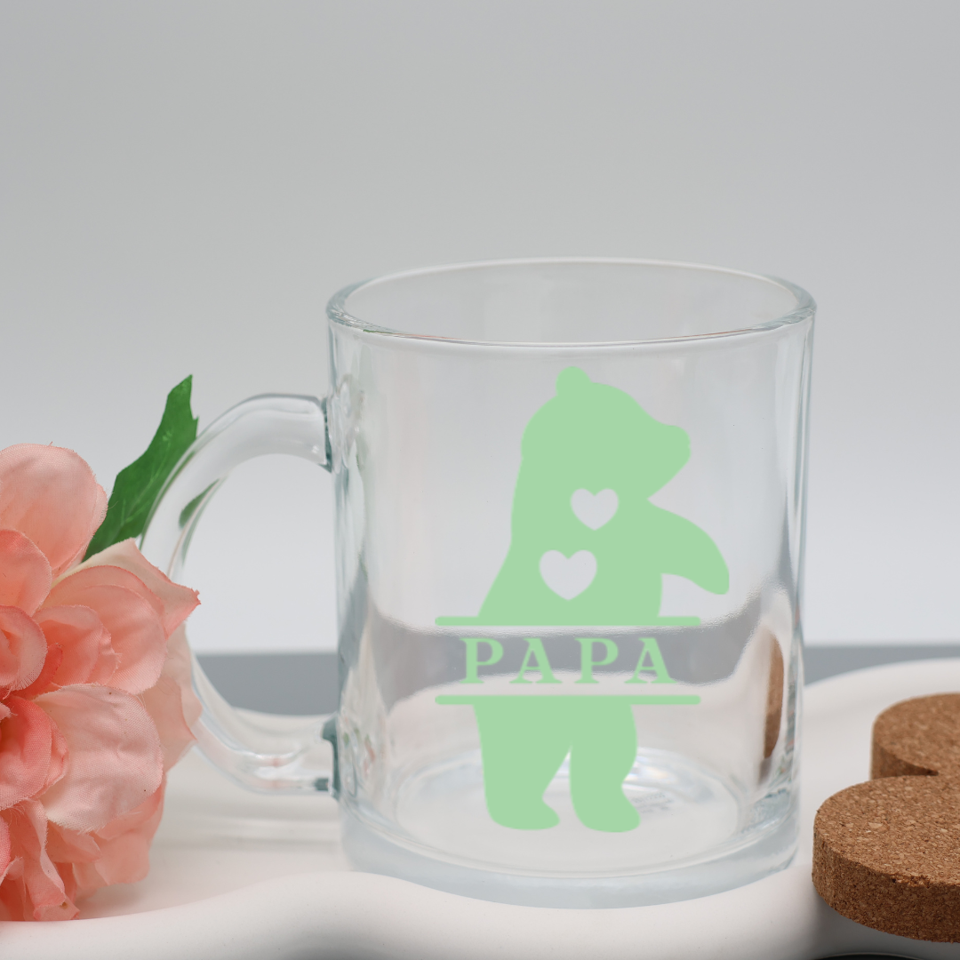 Glas Tasse mit "PAPA" Schriftzug | trendige Kaffeetasse mit frechen Vinylmotiven | 300ml Tasse für Büro
