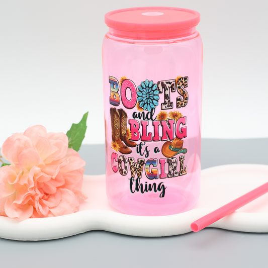 Plastikbecher mit Strohhalm - Boots and bling it´s a cowgirl thing