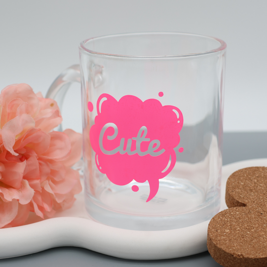 Glas Tasse mit "Cute" Schriftzug | trendige Kaffeetasse mit frechen Vinylmotiven | 300ml Tasse für Büro