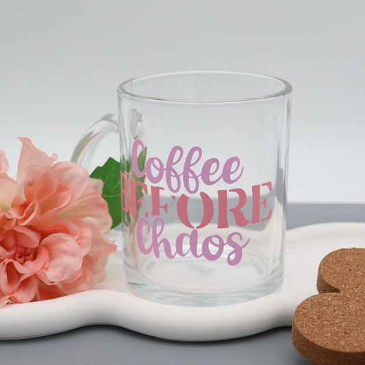 Coffee before Chaos 300ml Glas Tasse | trendige Kaffeetasse mit frechen Vinylmotiven |für heiße Getränke zuhause oder im Büro