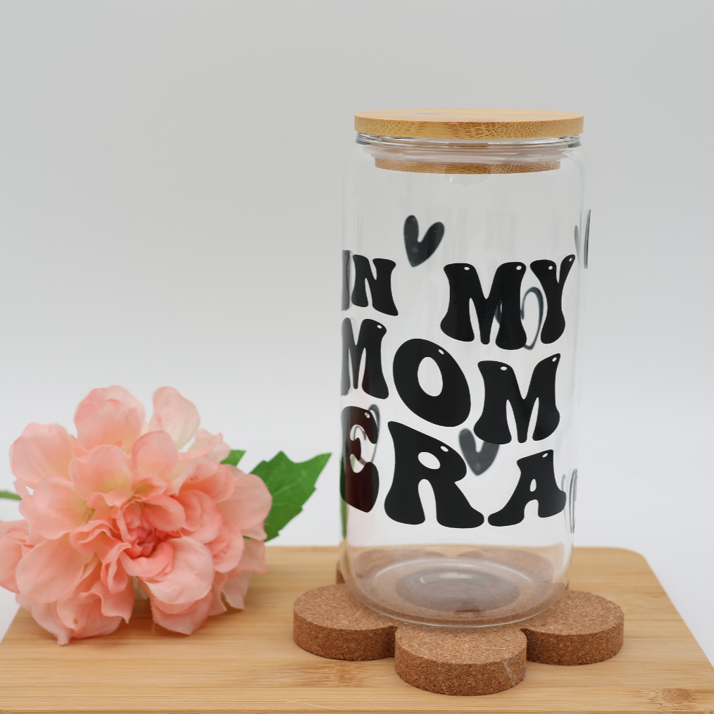 In my "Mom" Era - personalisierbar | Trinkglas 500 ml | Strohhalm + Deckel