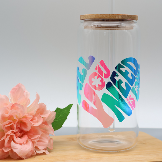 Love is all you need | Trinkglas 500 ml | Strohhalm + Deckel