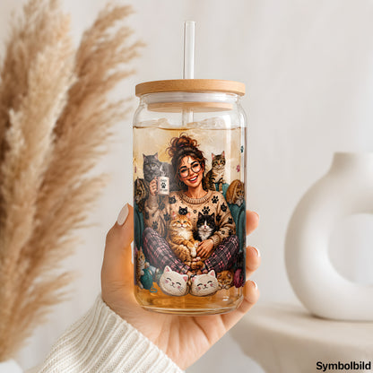Katzenfrau als UV-DTF Sticker auf einem 16oz Glasbecher