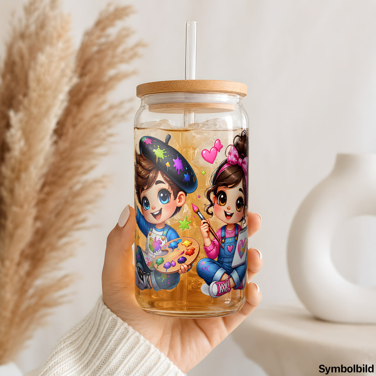 Kleine Künstler als UV-DTF Sticker auf einem 16oz Glasbecher