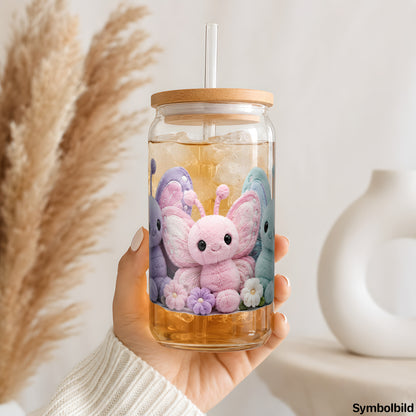Plüsch-Schmetterlinge als UV-DTF Sticker auf einem 16oz Glasbecher