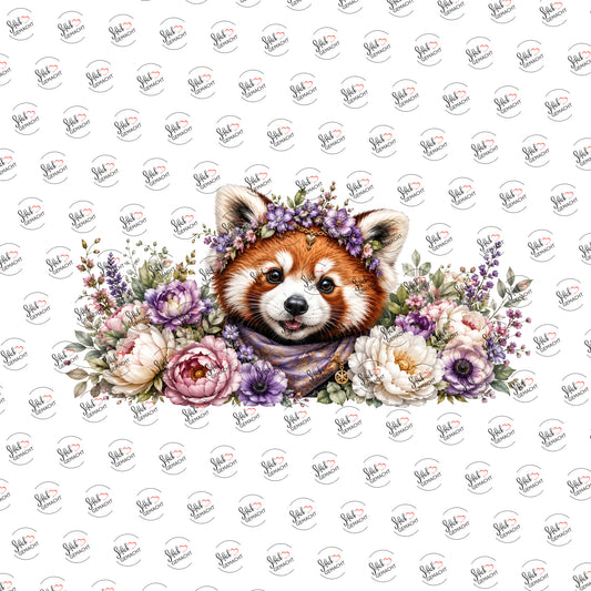 Roter Panda mit Blütenkranz