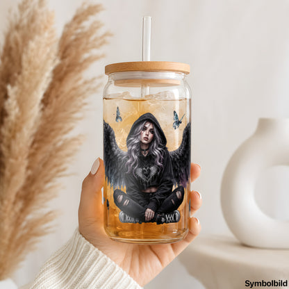 Dunkler Engel mit Kapuze