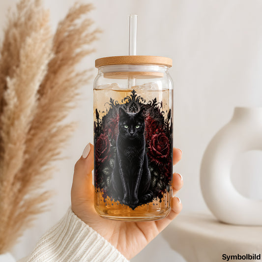 Schwarze Katze in dunklen Rosen