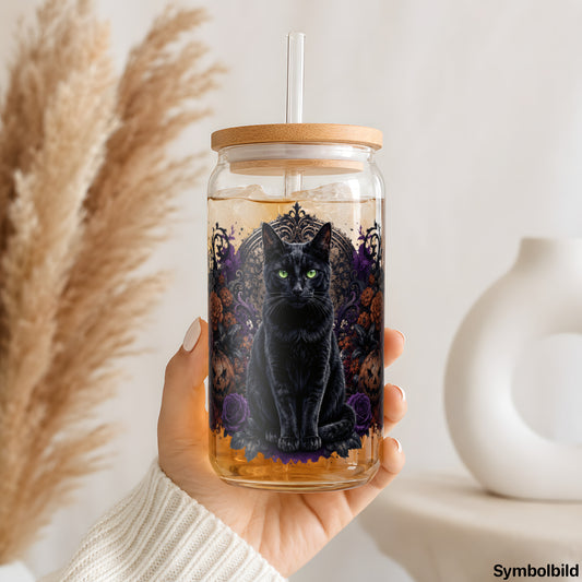 Schwarze Katze im Blumenmeer