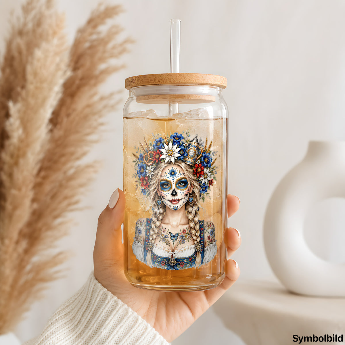 Catrina mit Edelweißkrone als UV-DTF Sticker auf einem 16oz Glasbecher
