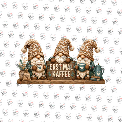 Erst mal Kaffee – Wichteltrio als UV-DTF Sticker einzeln