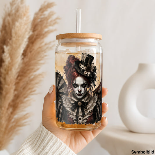 Clownsdame mit Zylinder als UV-DTF Sticker auf einem 16oz Glasbecher