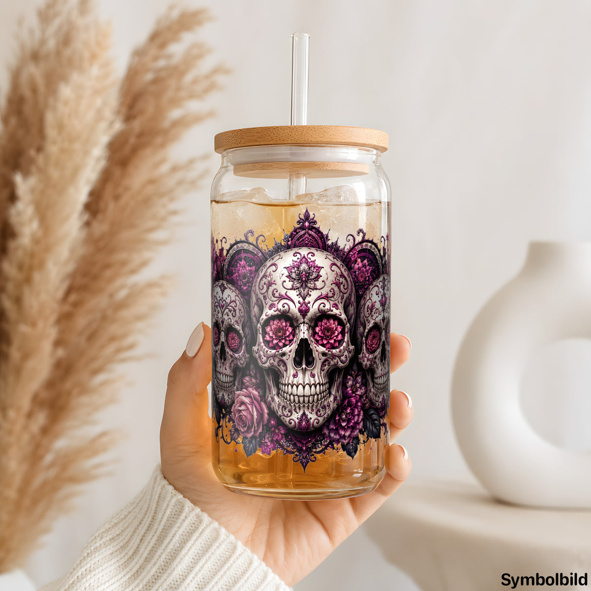 Zuckerschädel im Rosenkranz als UV-DTF Sticker auf einem 16oz Glasbecher