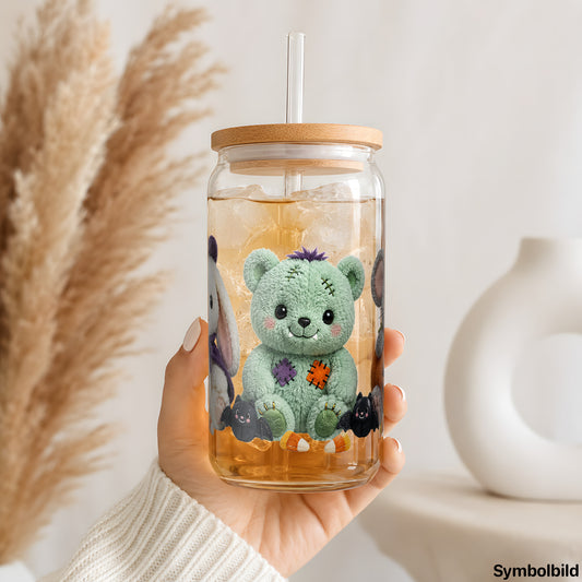 Hexenhase und Zombiebär als UV-DTF Sticker auf einem 16oz Glasbecher
