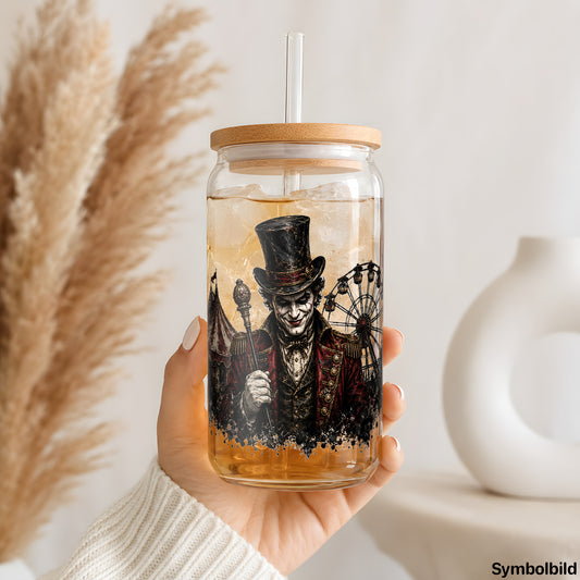 Dunkler Zirkusdirektor als UV-DTF Sticker auf einem 16oz Glasbecher