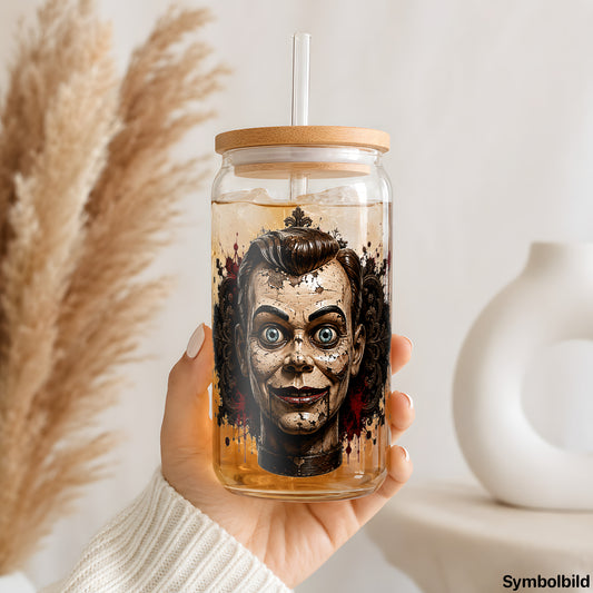 Grinsende Puppe als UV-DTF Sticker auf einem 16oz Glasbecher