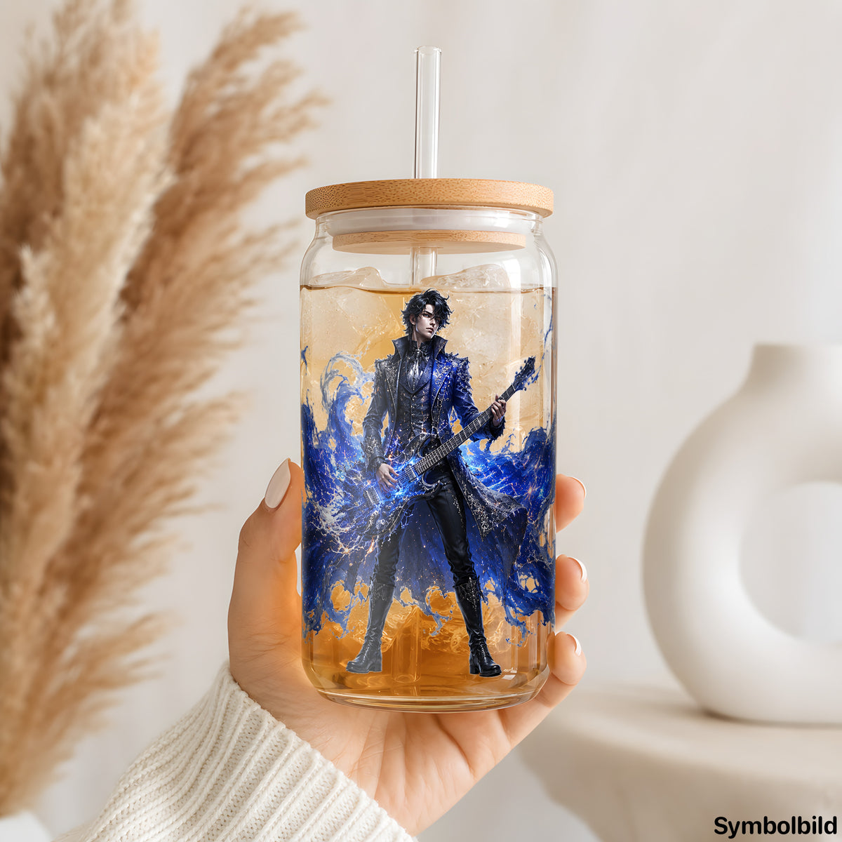 Gitarrist in Blau als UV-DTF Sticker auf einem 16oz Glasbecher
