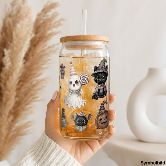 Hexenkatzen und Kesselzauber als UV-DTF Sticker auf einem 16oz Glasbecher